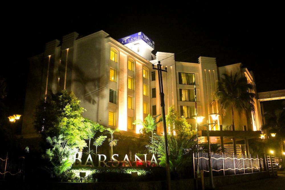 Barsana Hotel & Resort Силигури Экстерьер фото