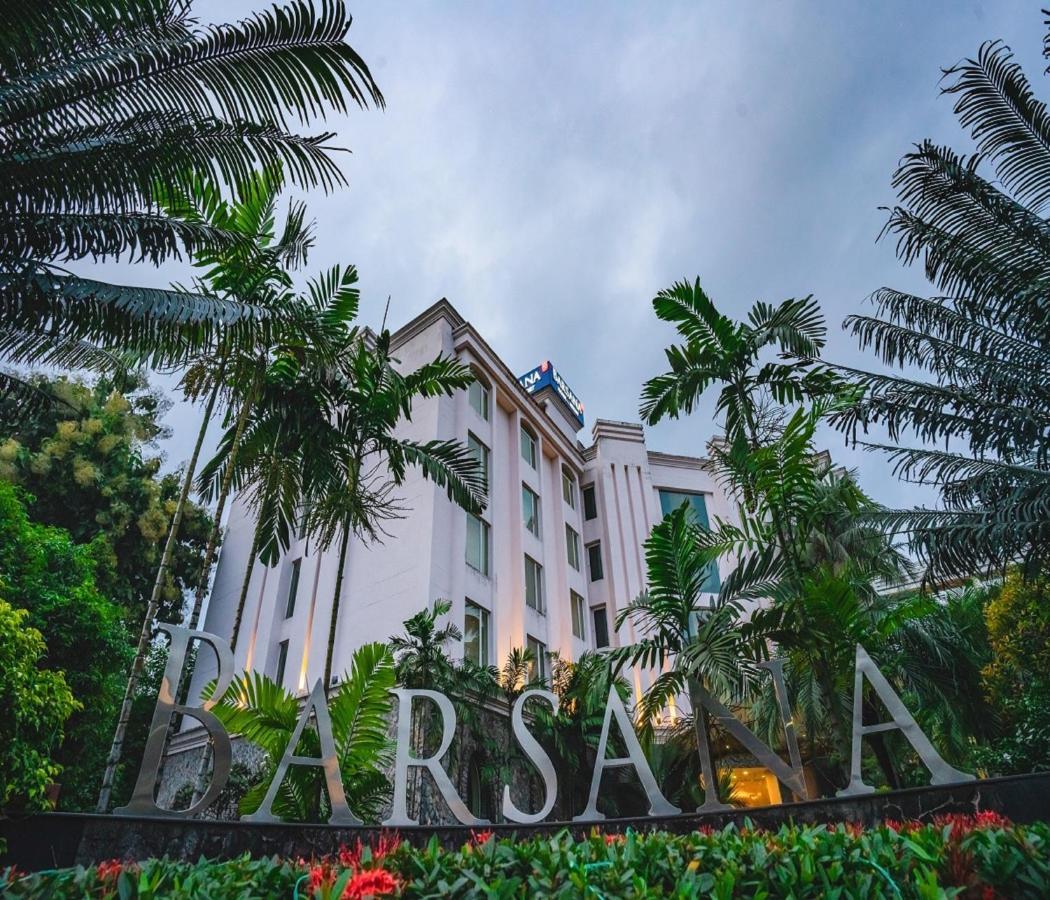 Barsana Hotel & Resort Силигури Экстерьер фото