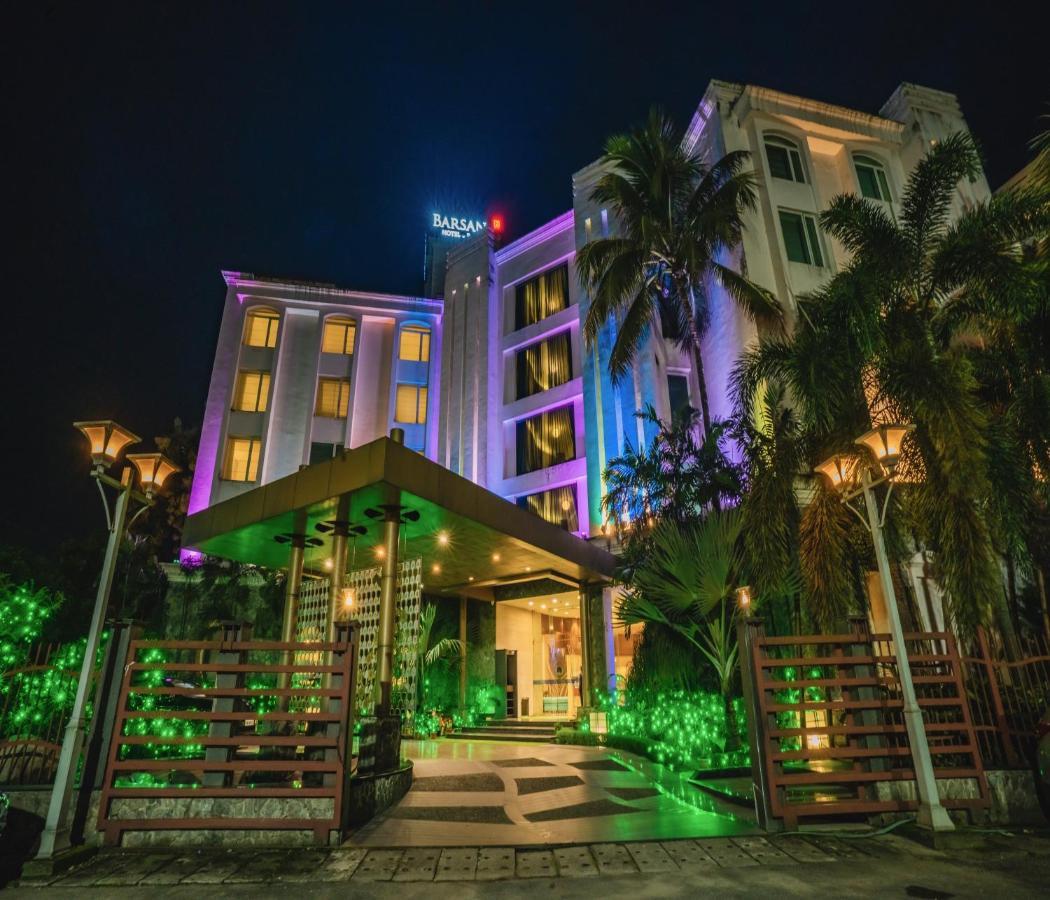 Barsana Hotel & Resort Силигури Экстерьер фото