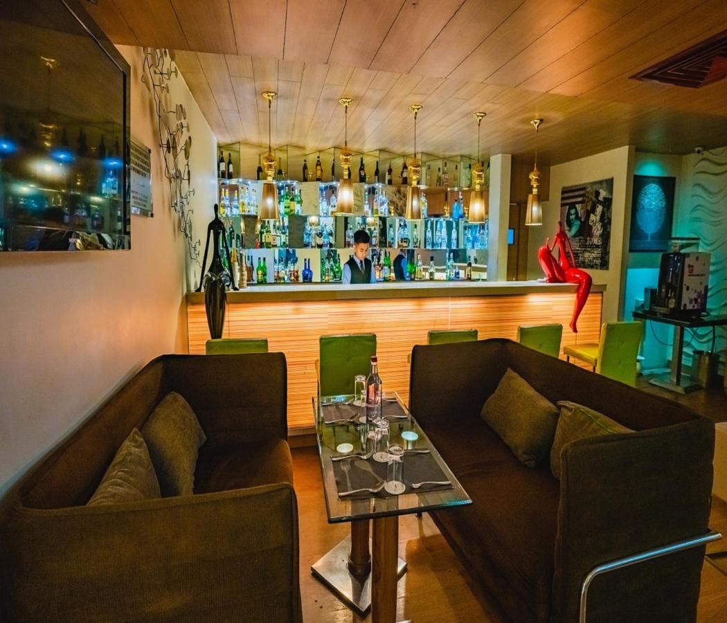 Barsana Hotel & Resort Силигури Экстерьер фото
