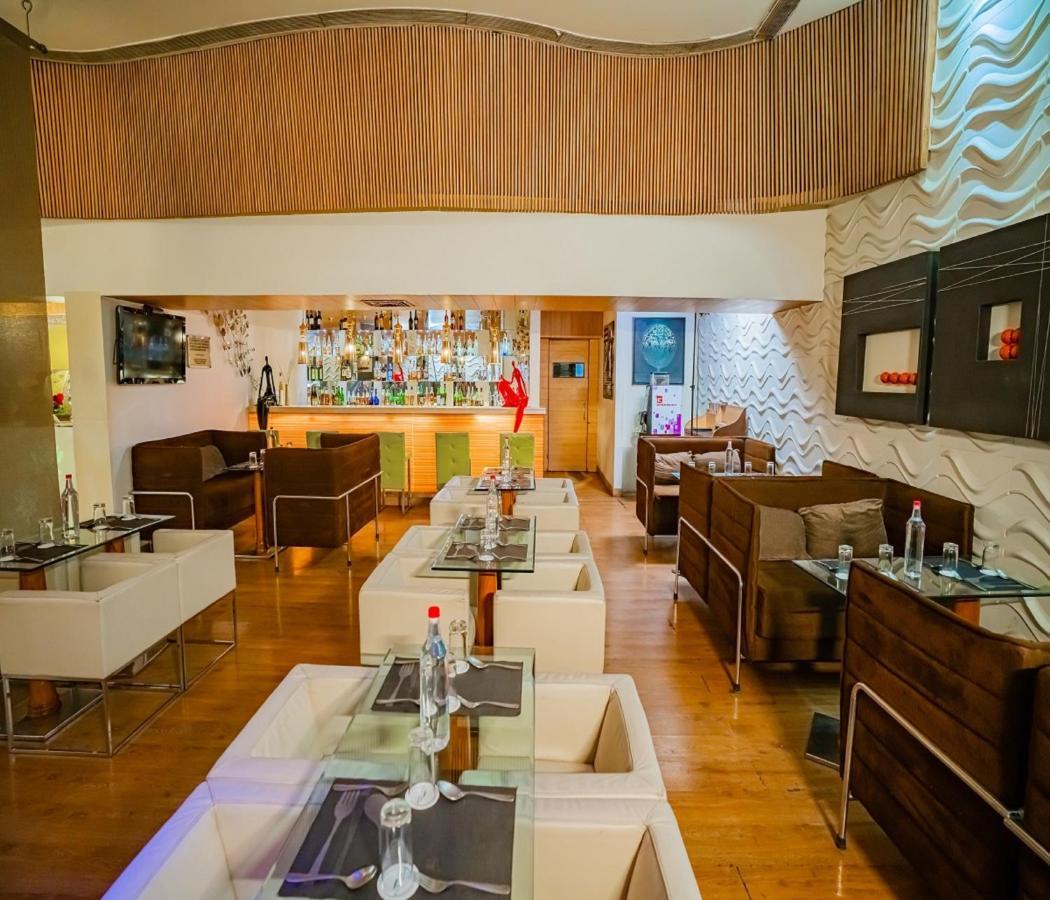Barsana Hotel & Resort Силигури Экстерьер фото