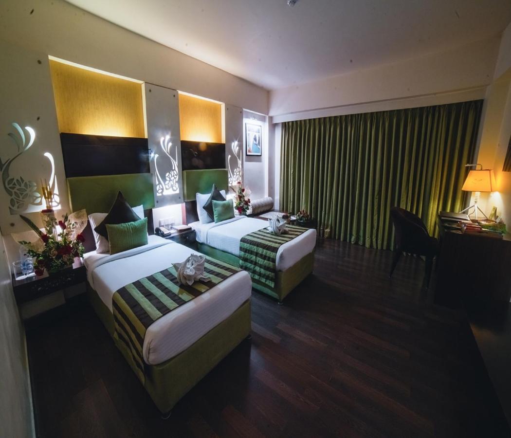 Barsana Hotel & Resort Силигури Экстерьер фото