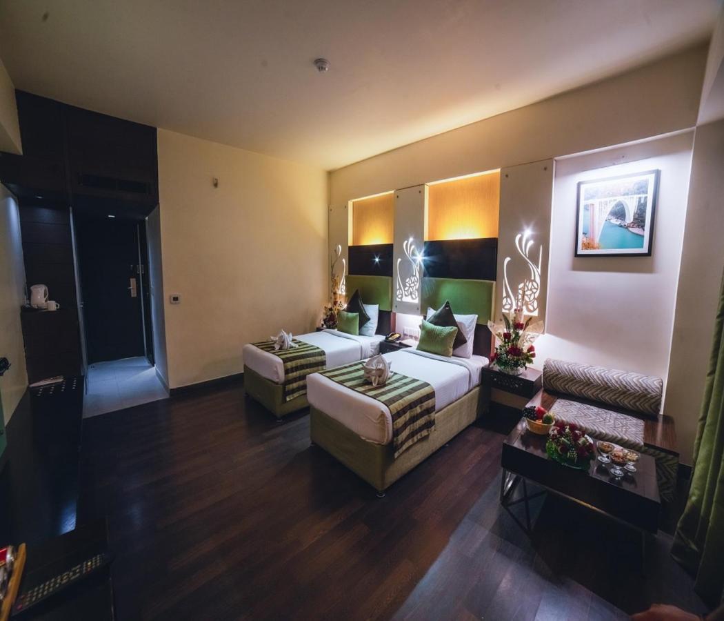 Barsana Hotel & Resort Силигури Экстерьер фото