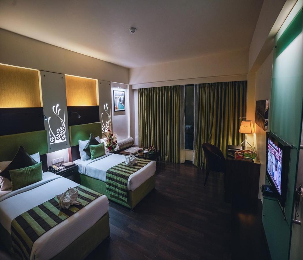 Barsana Hotel & Resort Силигури Экстерьер фото