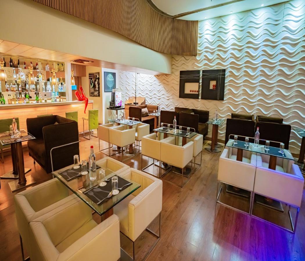 Barsana Hotel & Resort Силигури Экстерьер фото