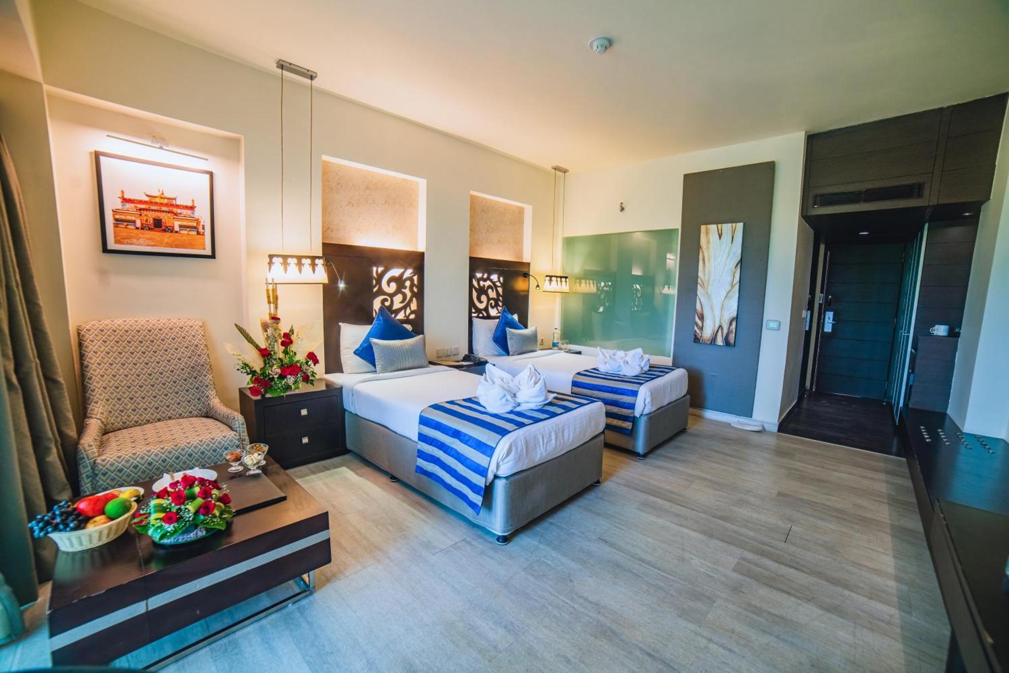 Barsana Hotel & Resort Силигури Экстерьер фото